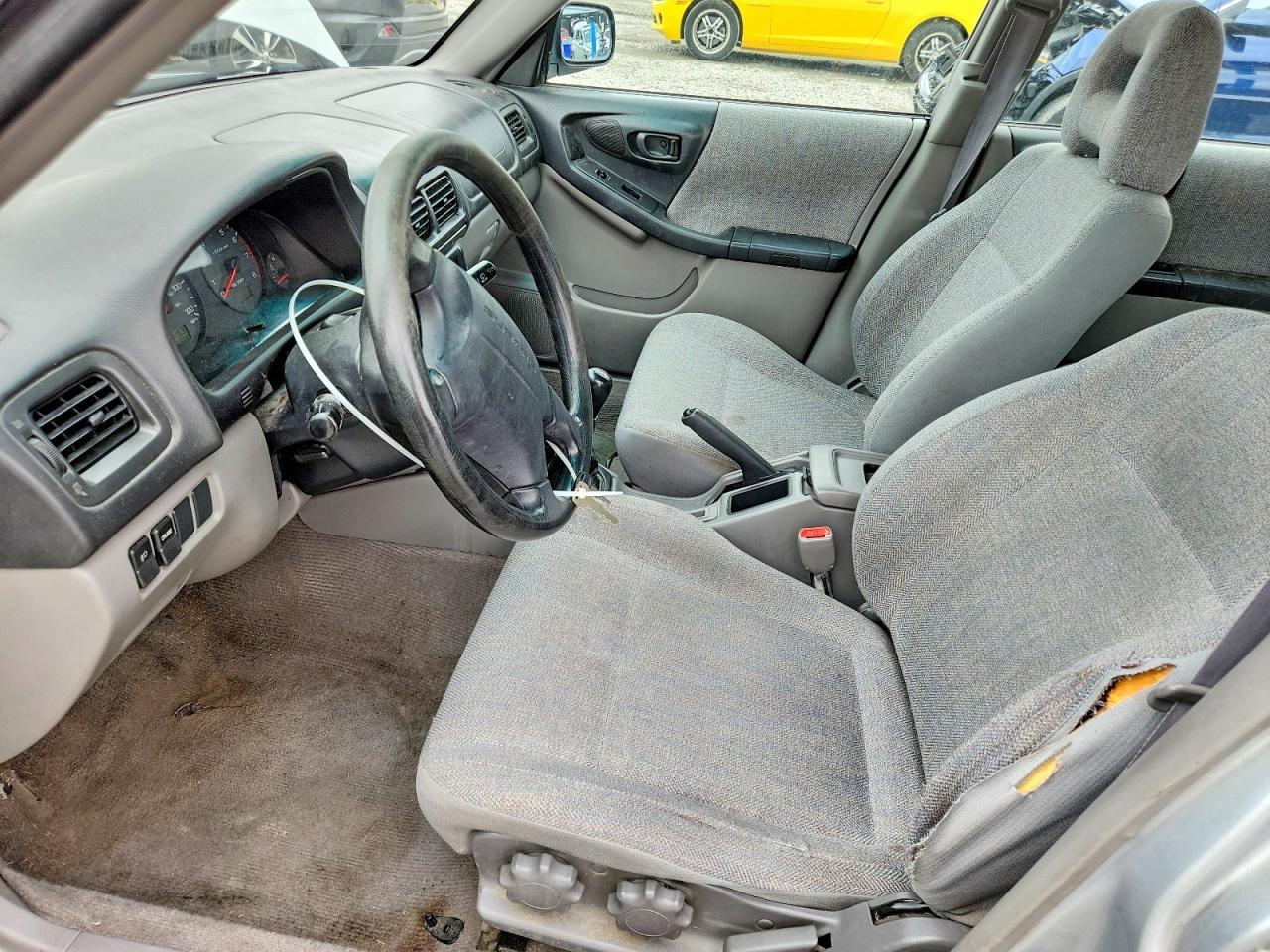 2002 Subaru Forester L - Фото 7