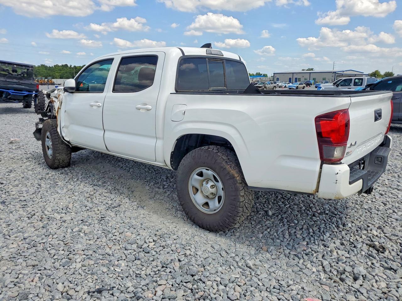 2023 Toyota Tacoma Sr V6 - Фото 2