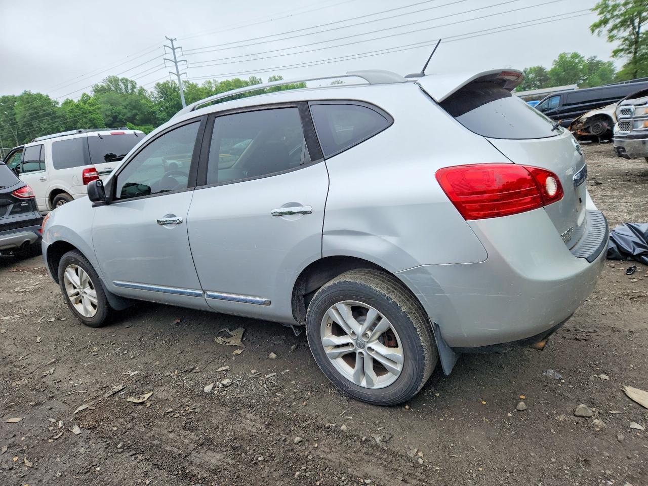 2015 Nissan Rogue Select S - Image 2