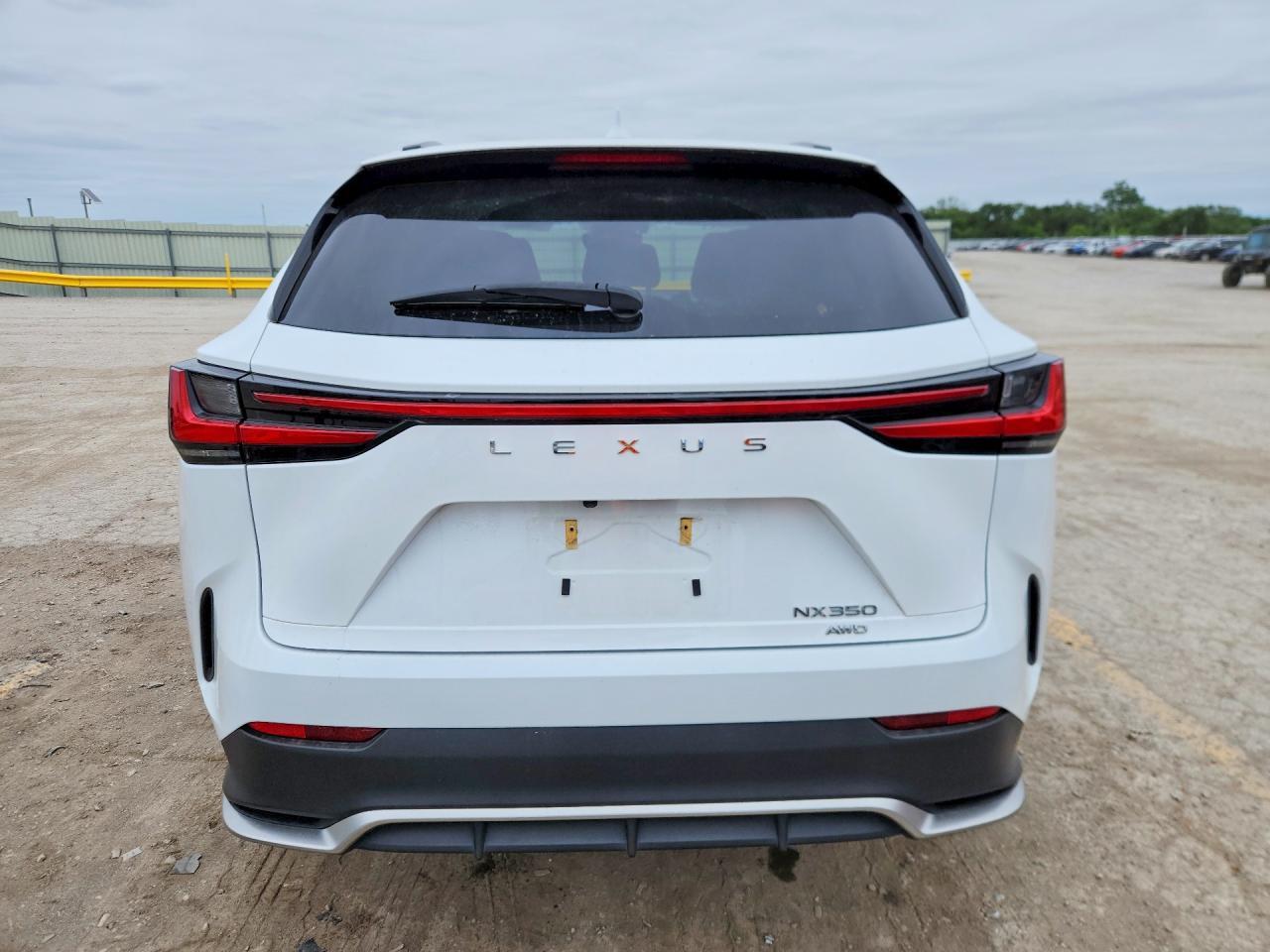2022 Lexus Nx 350 - Image 6