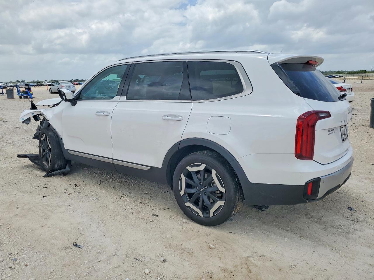 2024 Kia Telluride S - Image 2