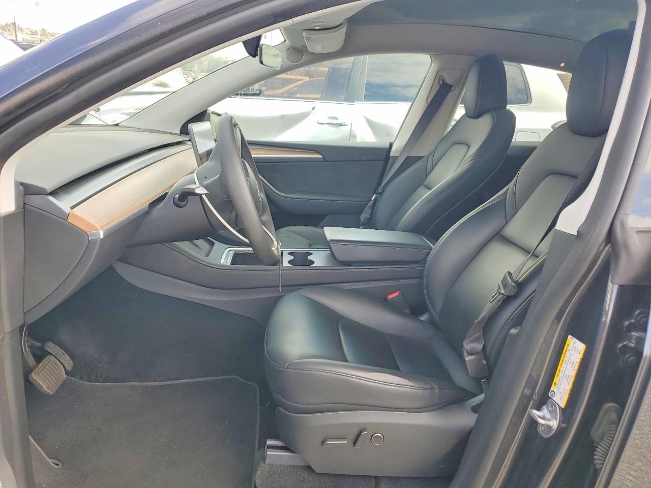2024 Tesla Model Y - Image 7
