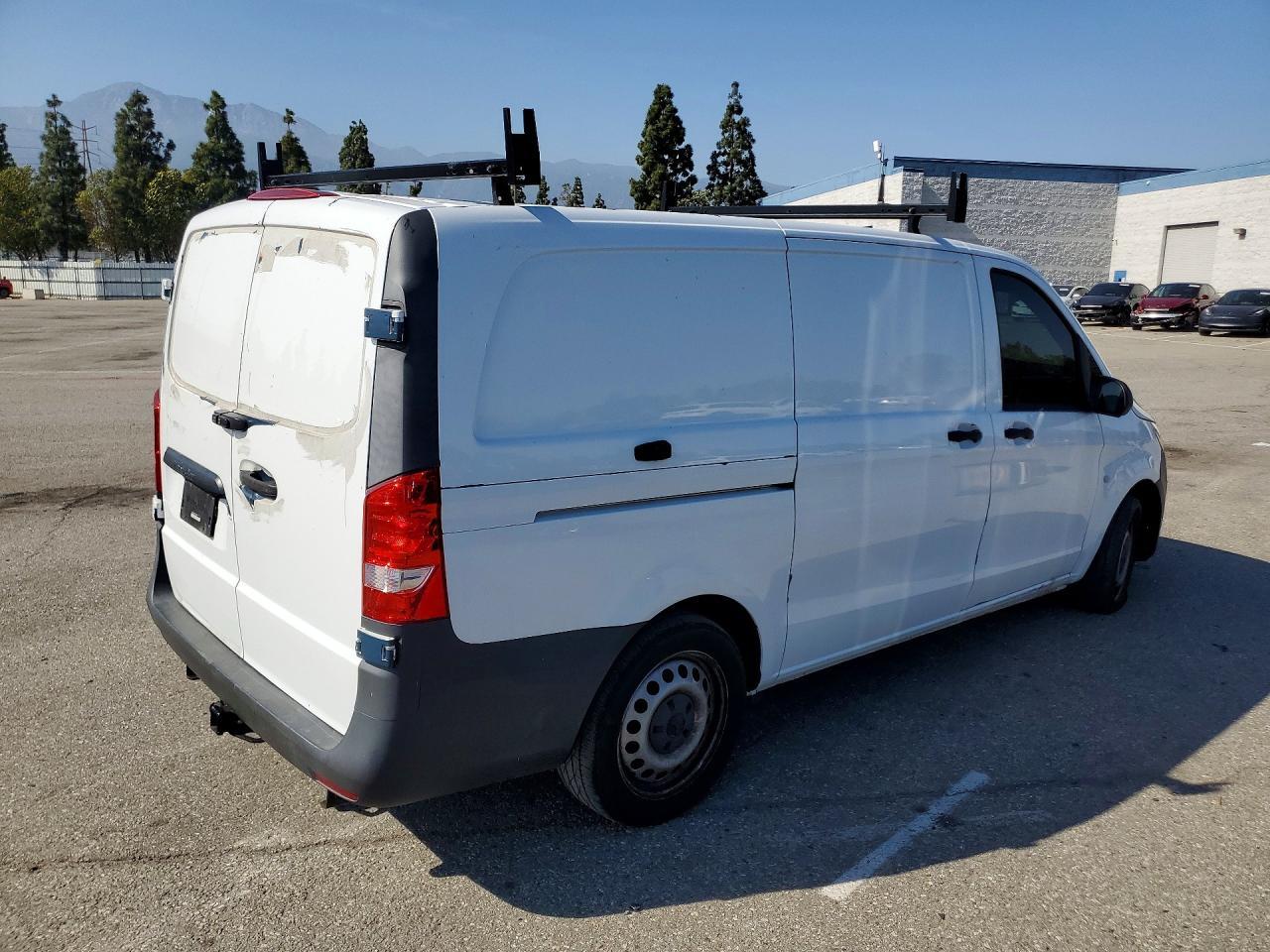 2020 Mercedes-Benz Metris - Фото 3