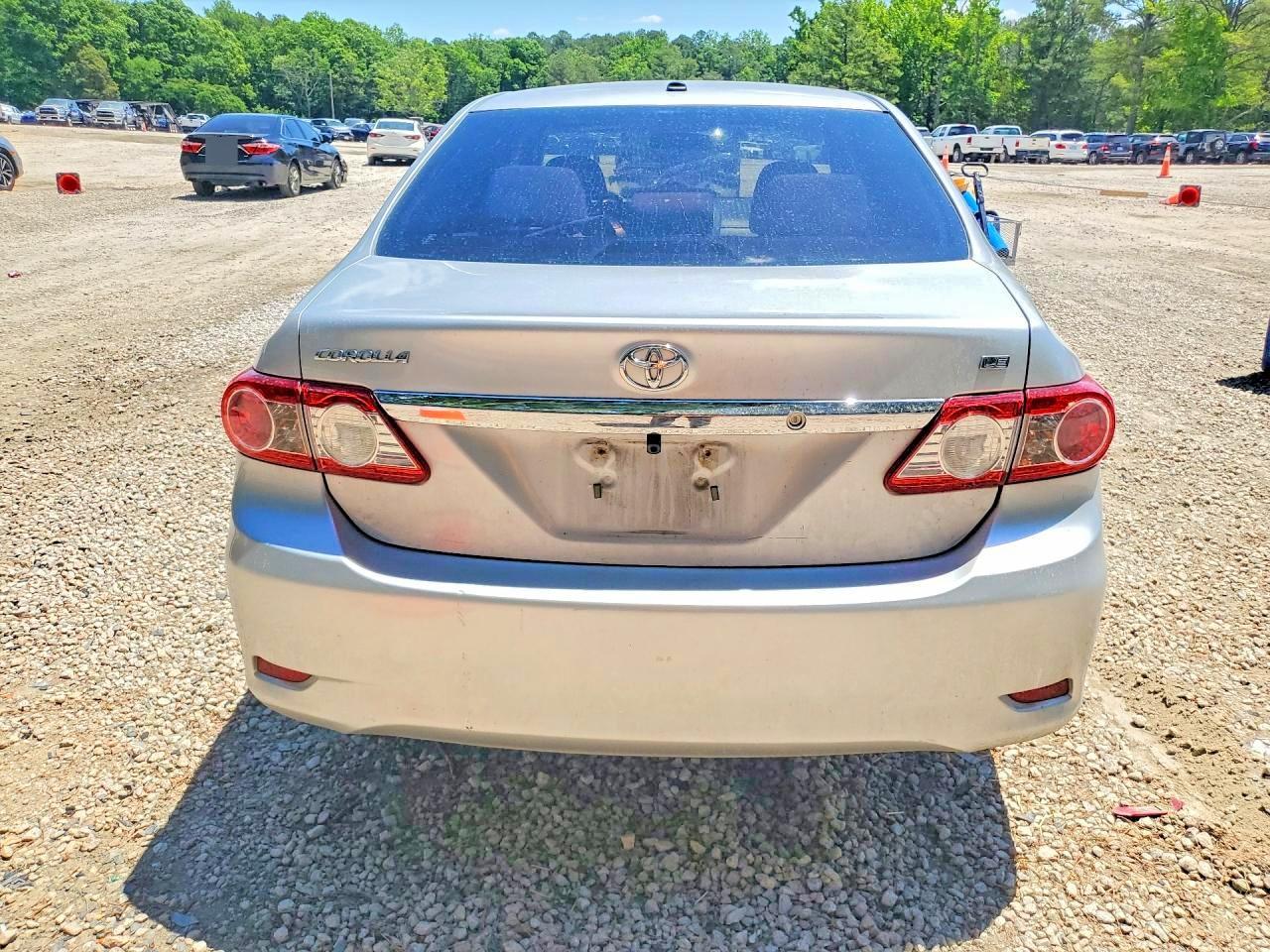 2011 Toyota Corolla Le - Фото 6