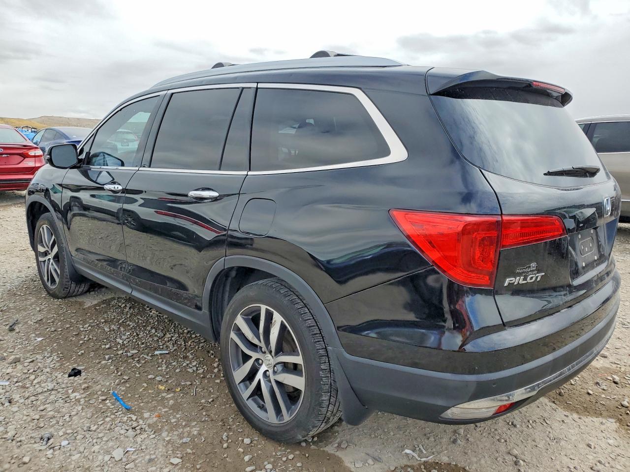 2017 Honda Pilot Elite - Фото 2