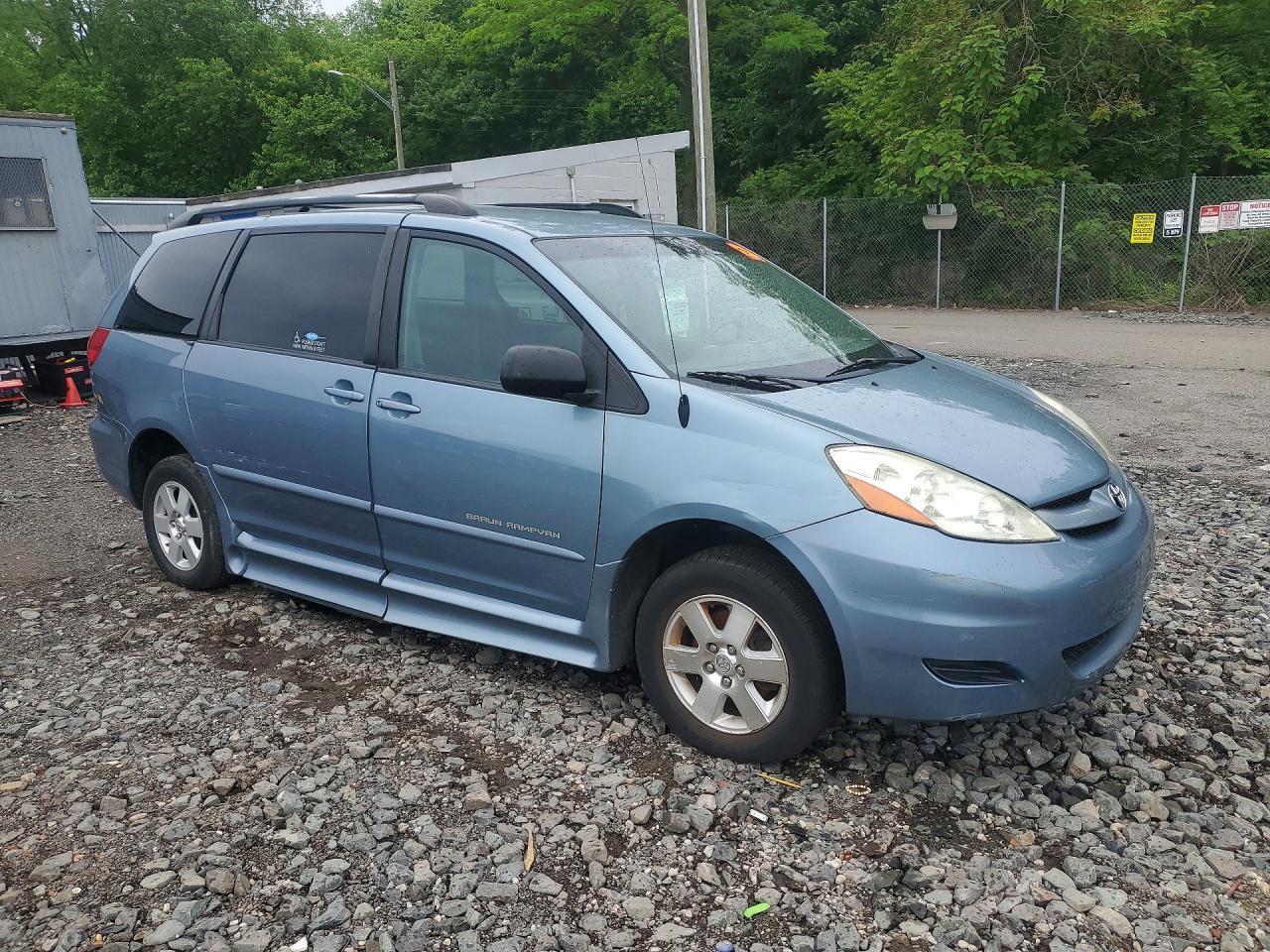 2006 Toyota Sienna Le 8 Passenger - Image 4