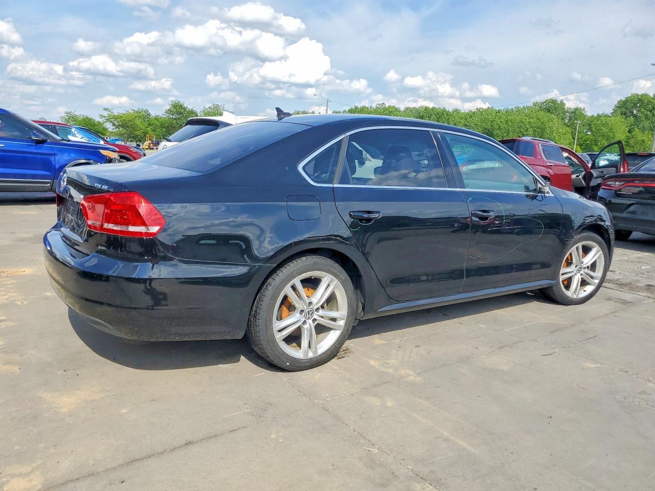 2015 Volkswagen Passat - Image 3