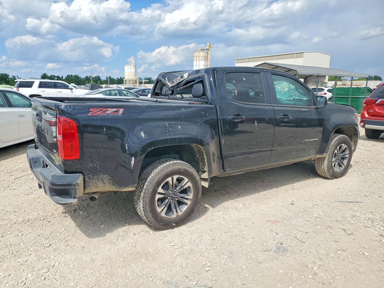 2021 Chevrolet Colorado Z71 - Фото 3