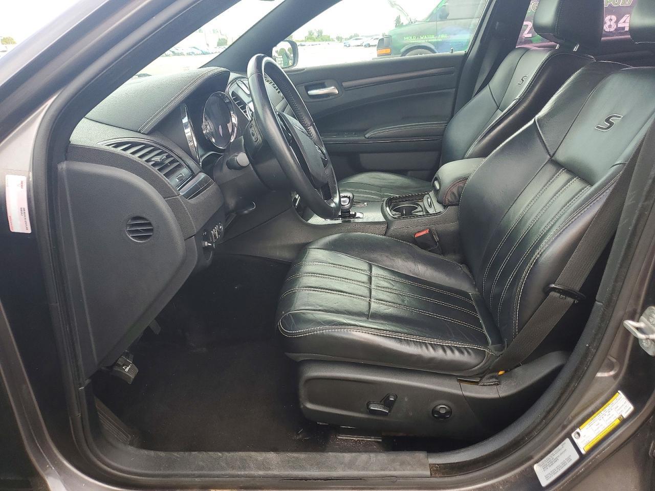 2014 Chrysler 300 S - Image 7