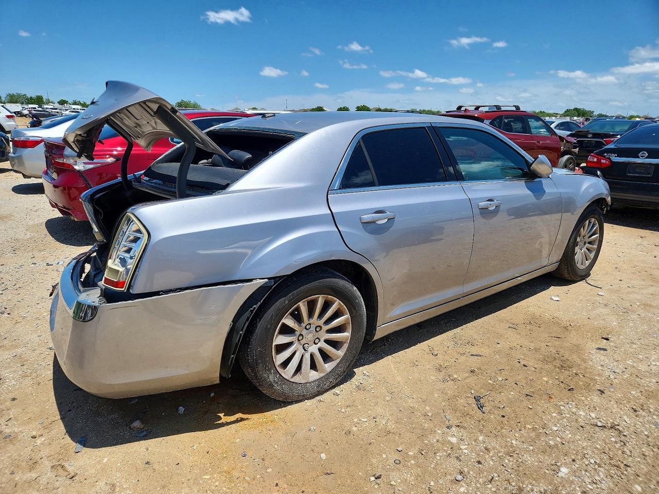 2014 Chrysler 300 - Фото 3