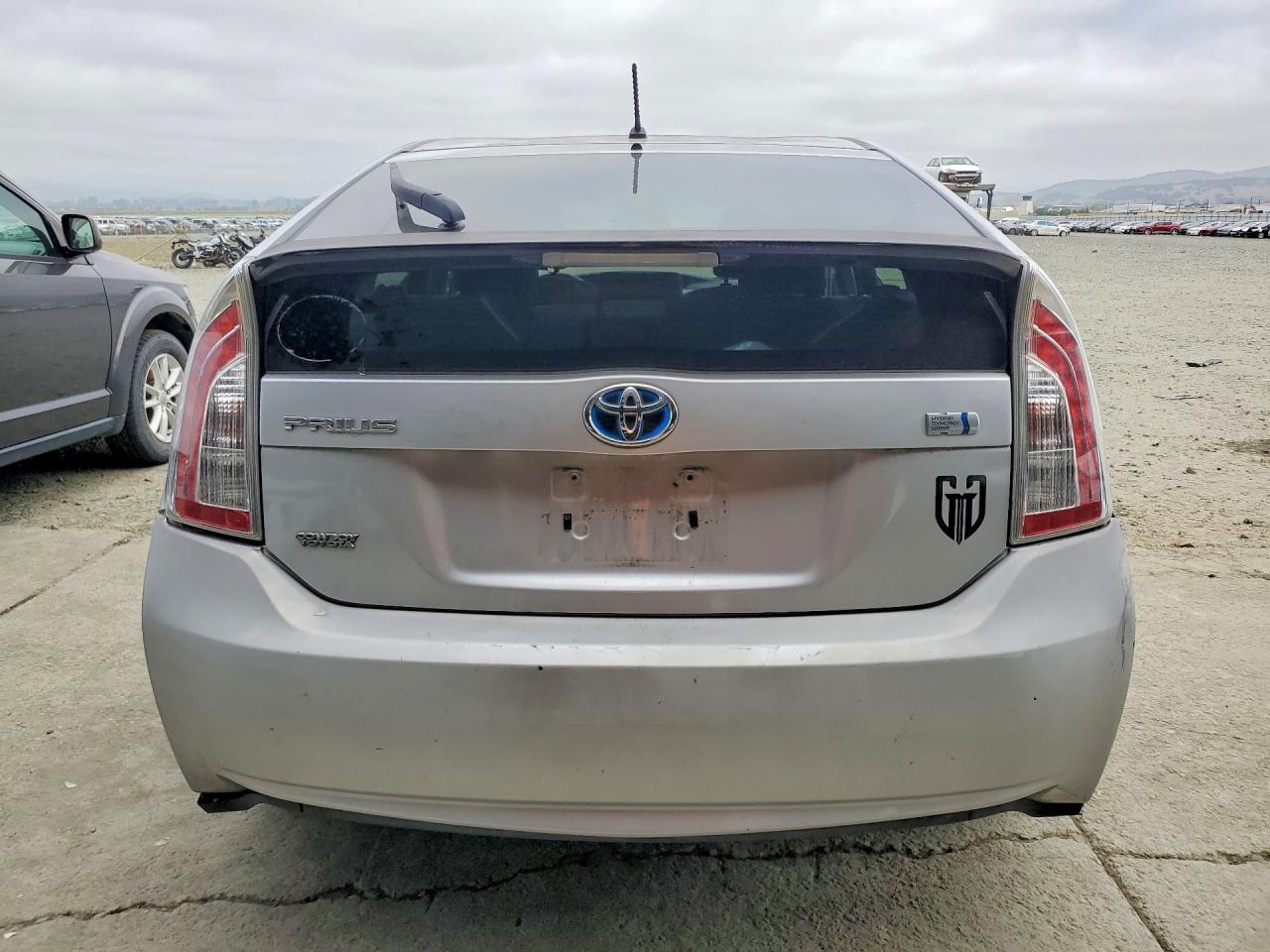 2013 Toyota Prius Two - Фото 6