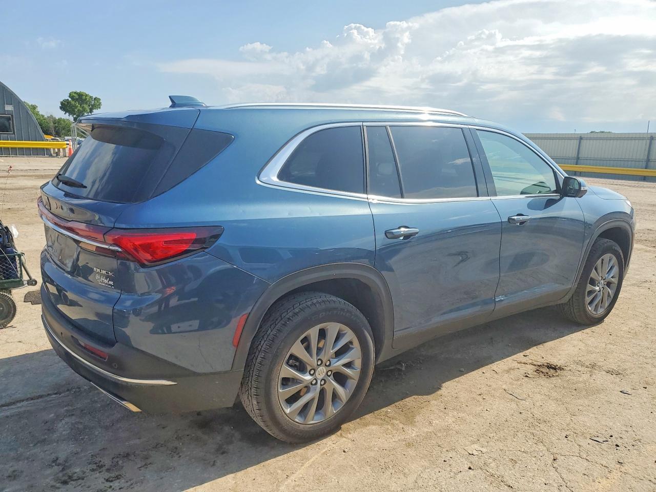 2025 Buick Enclave Preferred - Image 3