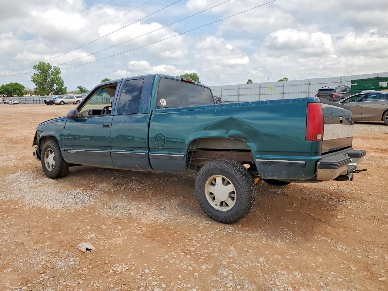 1996 Chevrolet Gmt-400 C1500 - Image 2