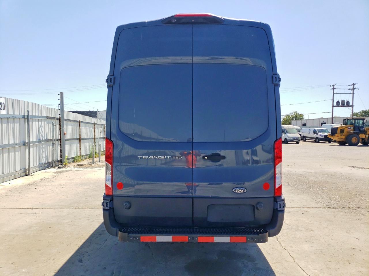 2020 Ford Transit T-250 - Фото 6