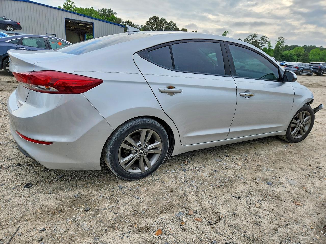 2018 Hyundai Elantra Value Edition - Фото 3