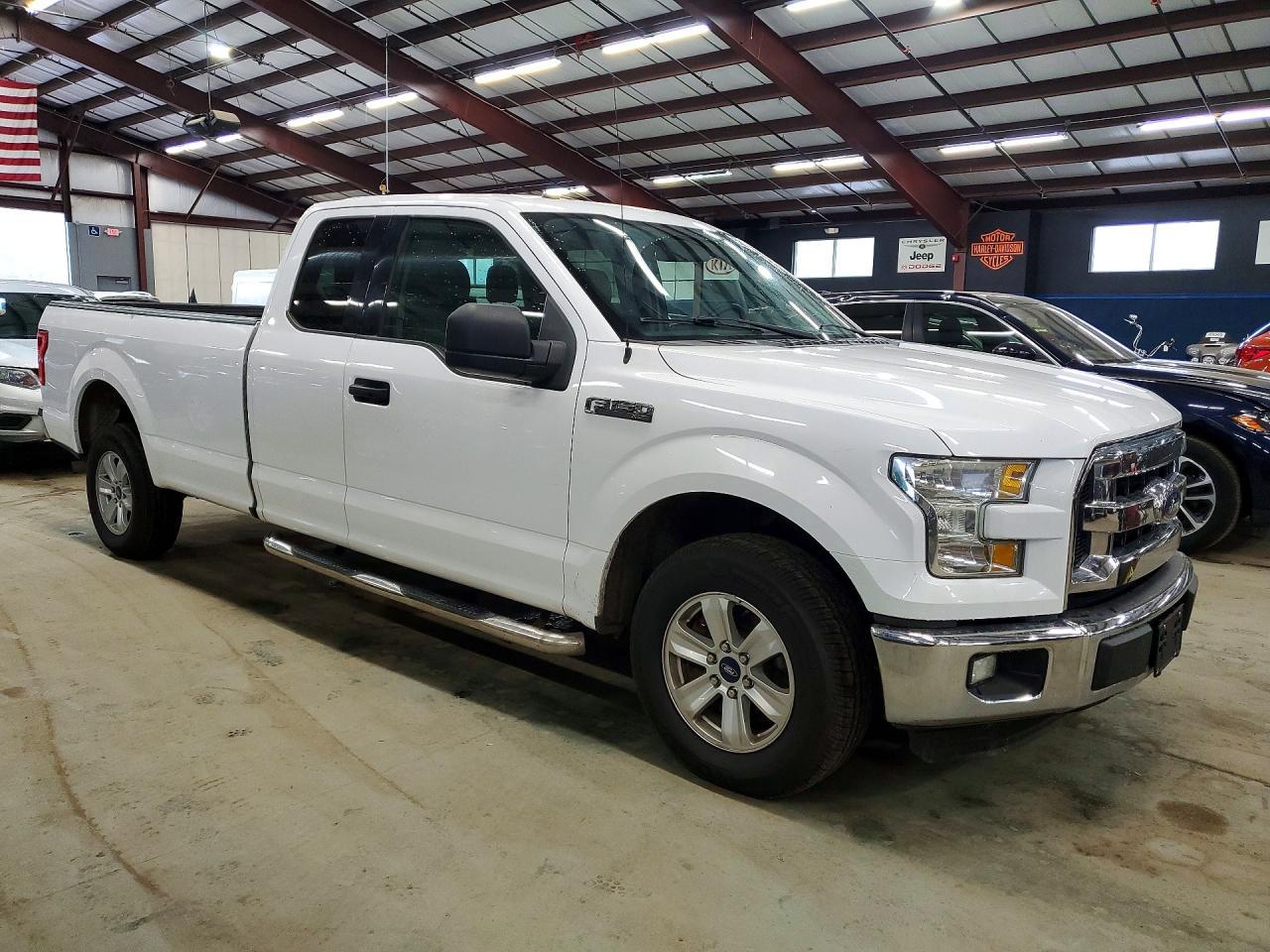 2016 Ford F150 Super Cab - Фото 4