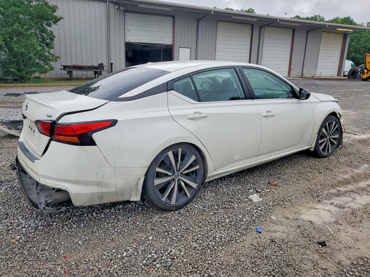 2022 Nissan Altima Sr - Фото 3