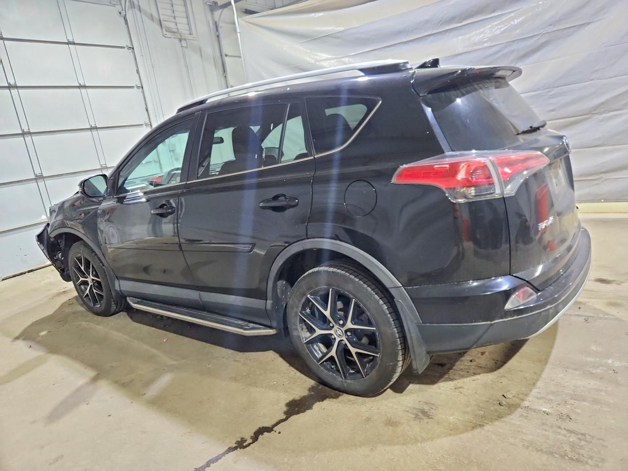 2016 Toyota Rav4 Se - Фото 2