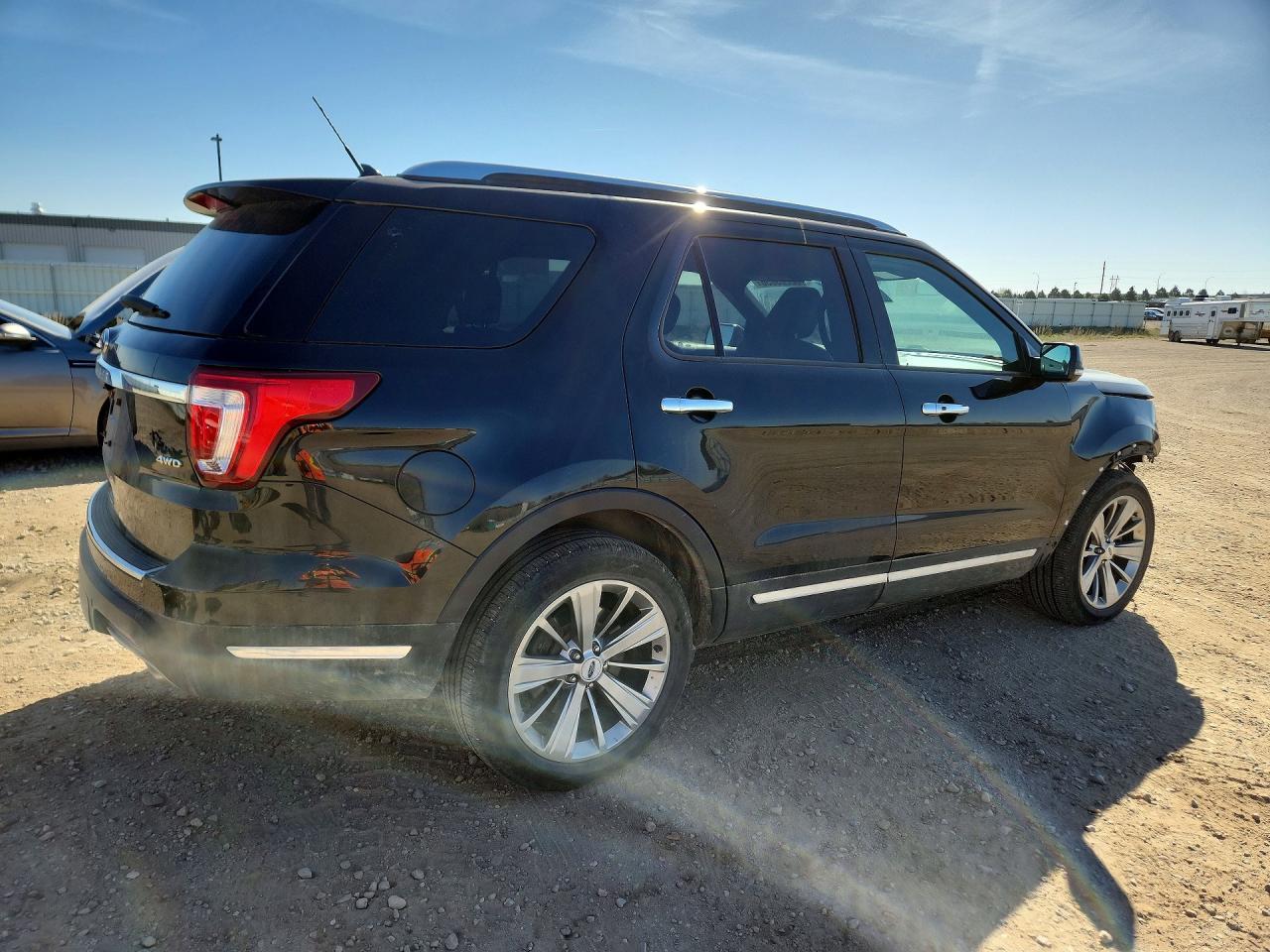 2018 Ford Explorer Limited - Image 3