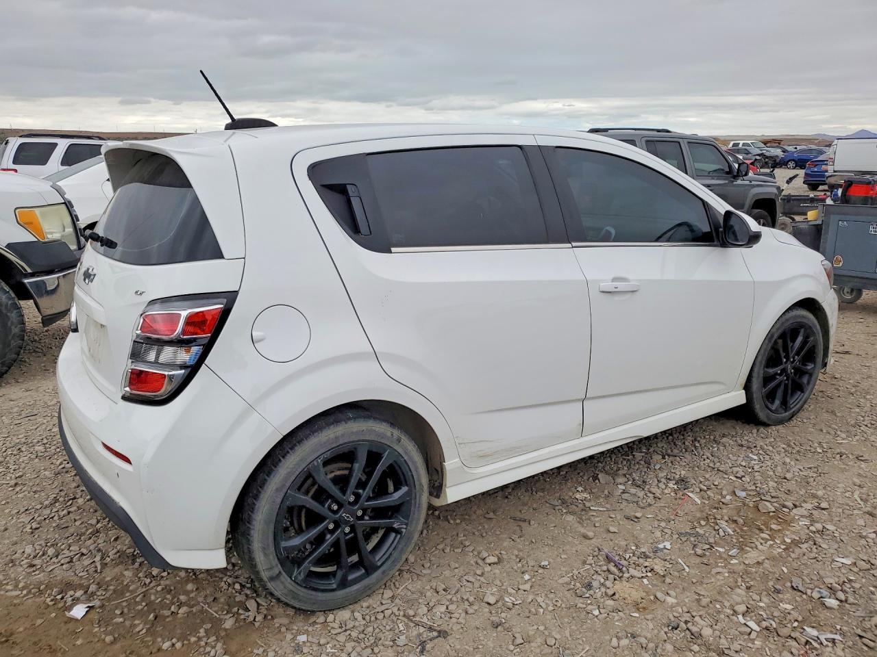 2018 Chevrolet Sonic Lt - Image 3
