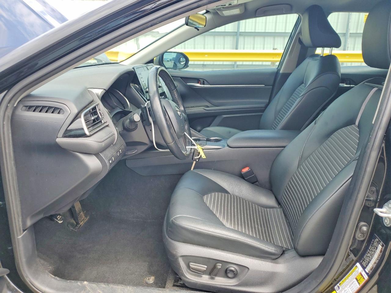 2021 Toyota Camry Se - Фото 7