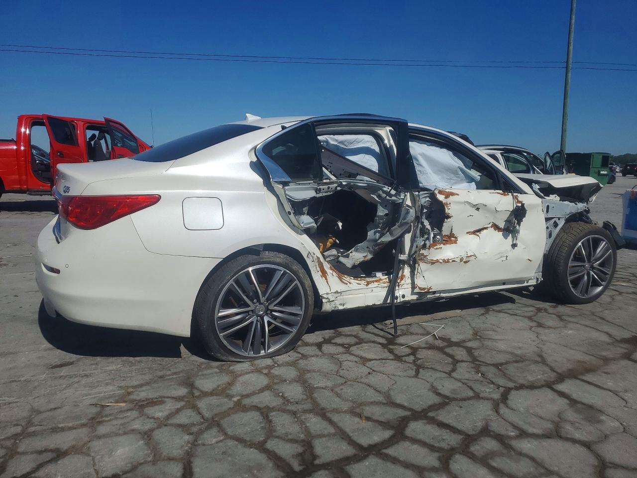 2016 Infiniti Q50 3.0T Premium - Фото 3