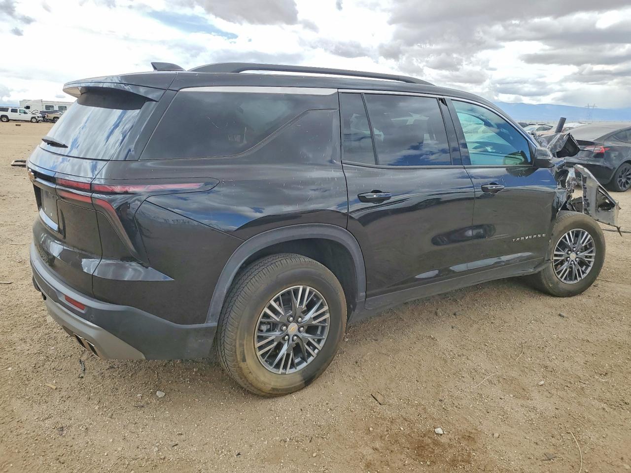 2025 Chevrolet Traverse Lt - Image 3