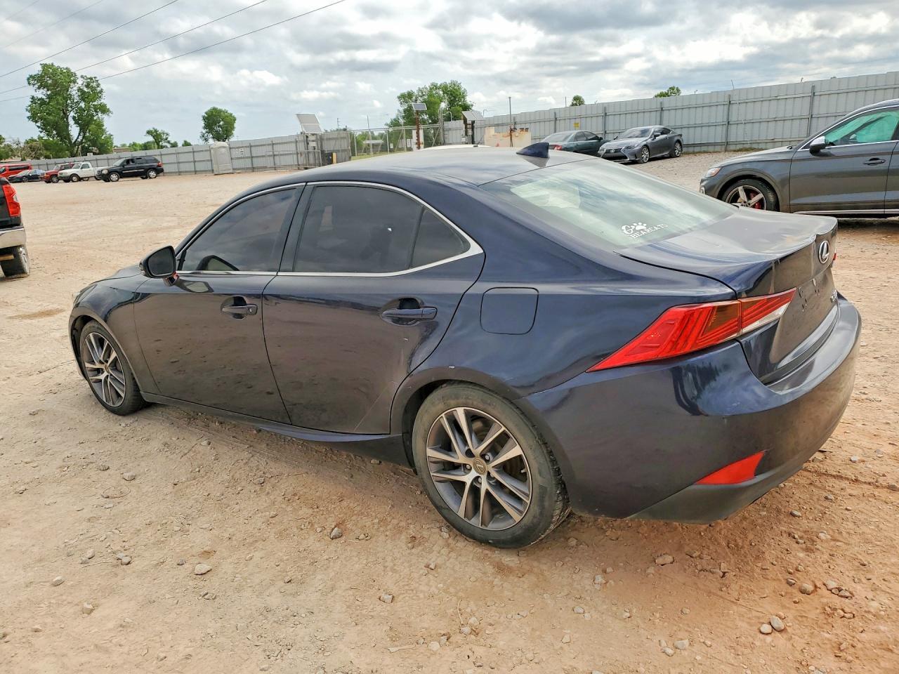 2019 Lexus Is 300 - Image 2