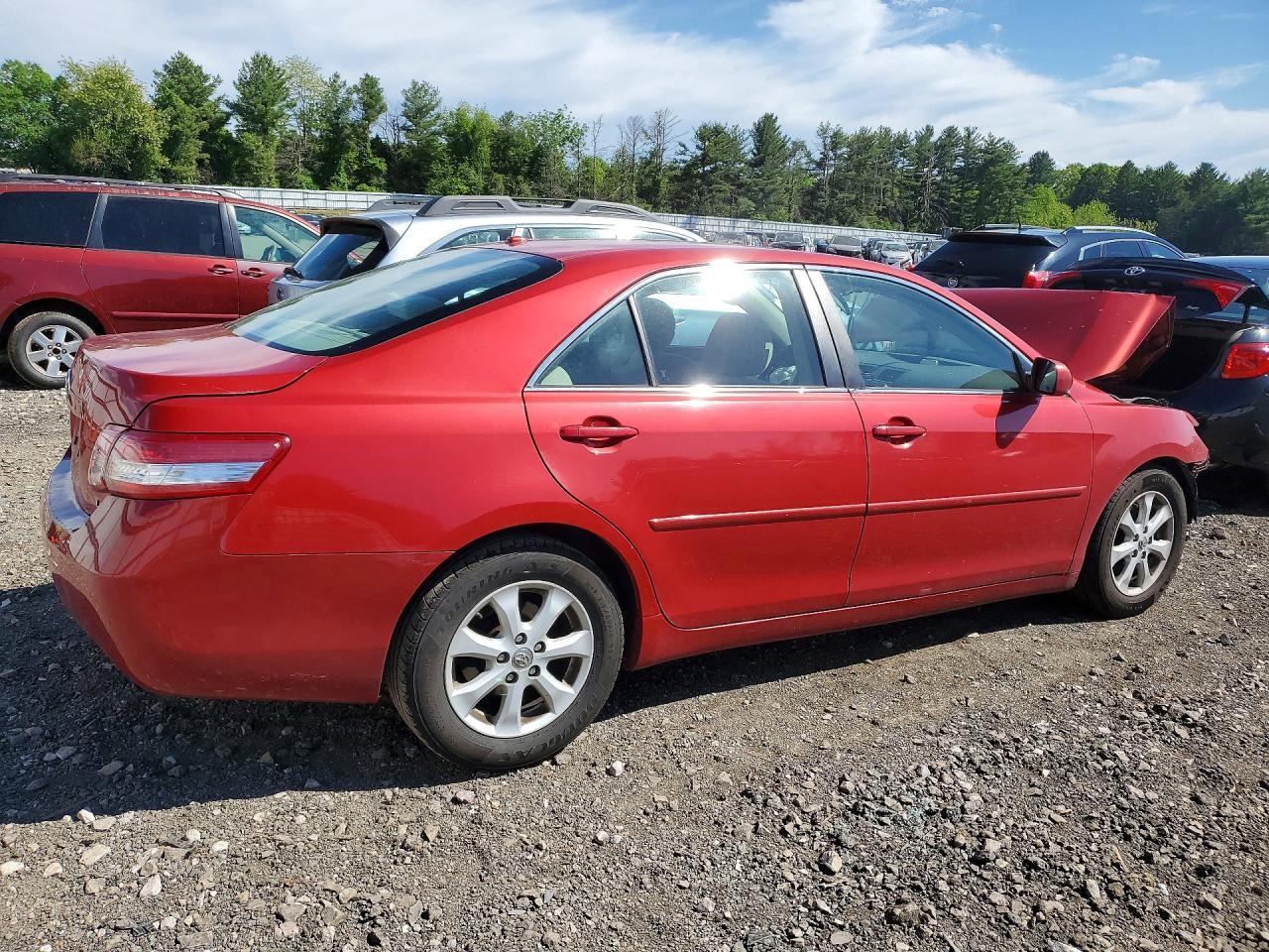 2010 Toyota Camry Le - Image 3
