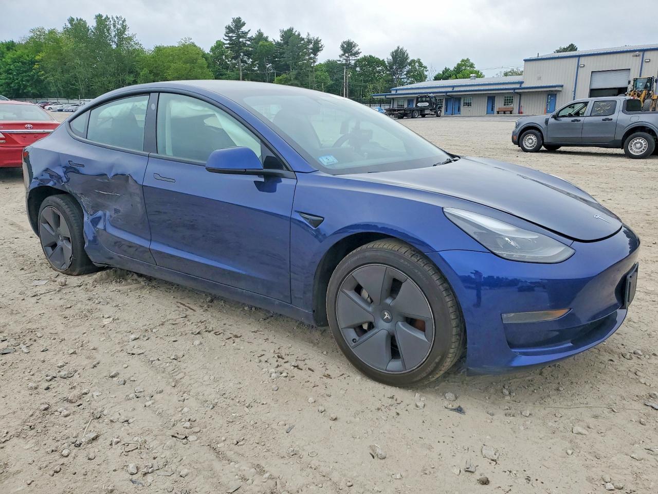 2023 Tesla Model 3 - Фото 4