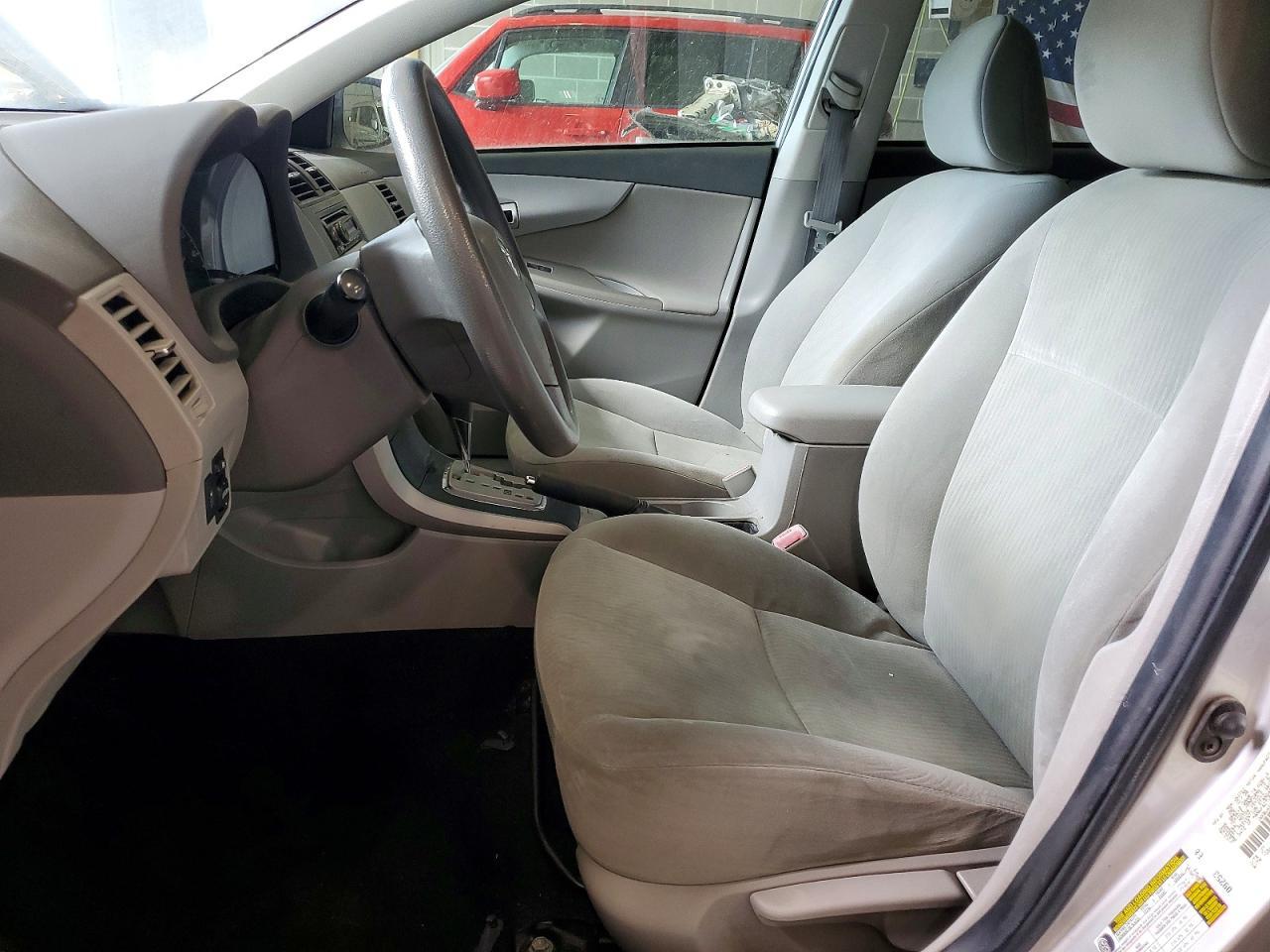 2010 Toyota Corolla Le - Фото 7