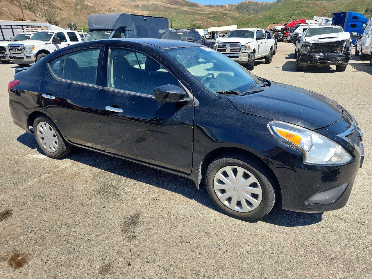 2015 Nissan Versa - Фото 4