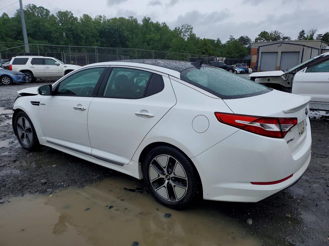 2013 Kia Optima Hybrid - Image 2