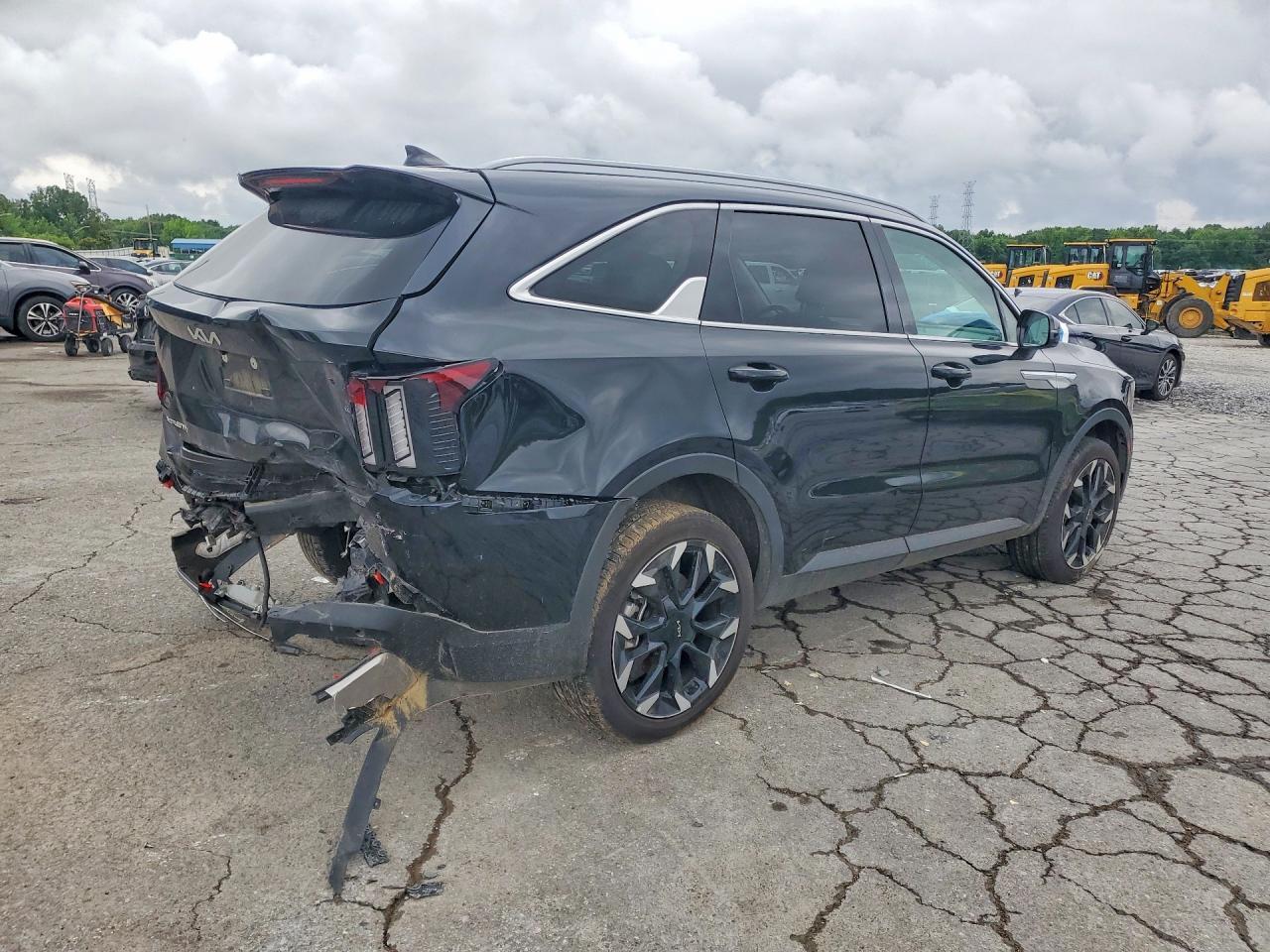 2025 Kia Sorento Ex - Image 3