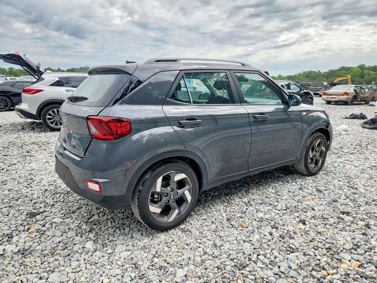 2026 Hyundai Venue Sel - Image 3