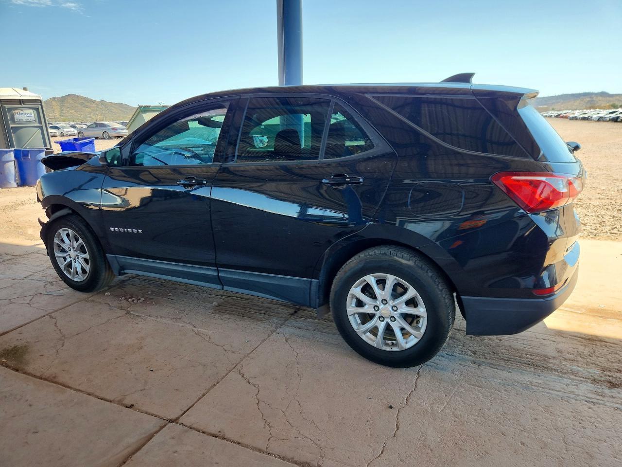 2019 Chevrolet Equinox Ls - Image 2
