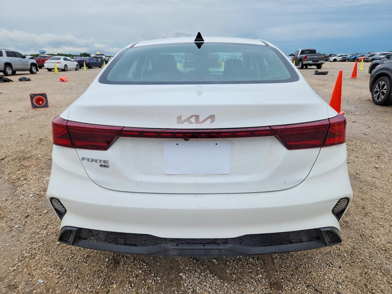 2024 Kia Forte Lx - Фото 6