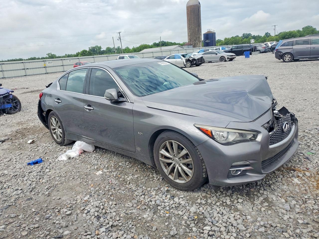 2016 Infiniti Q50 3.0T Premium - Image 4