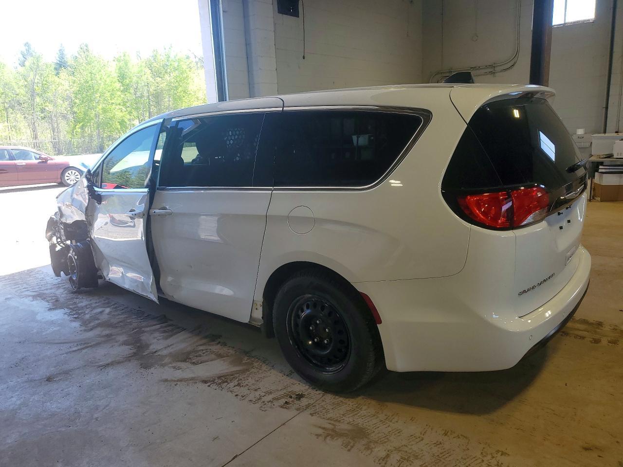 2025 Chrysler Grand Caravan Sxt - Фото 2