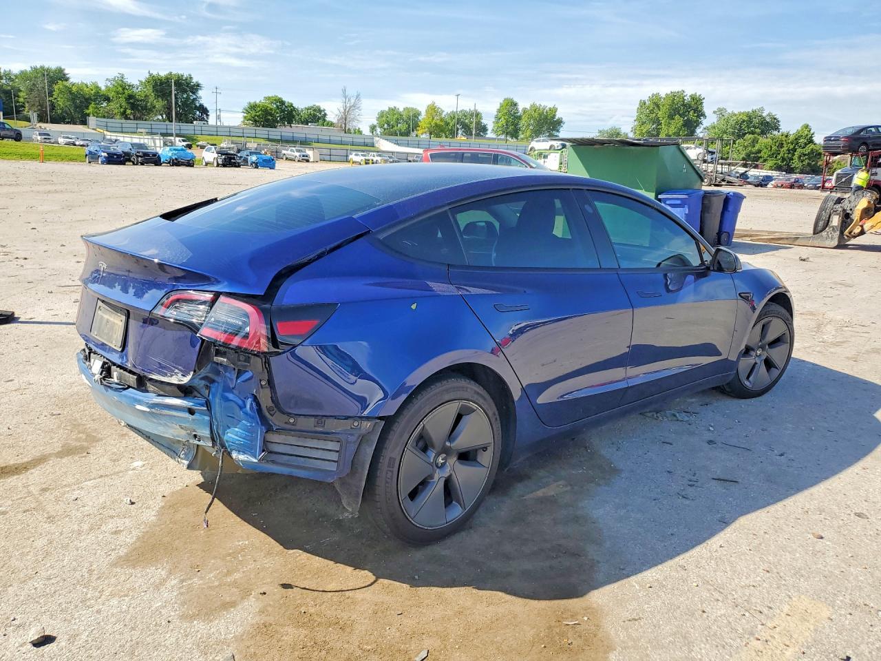 2023 Tesla Model 3 - Фото 3