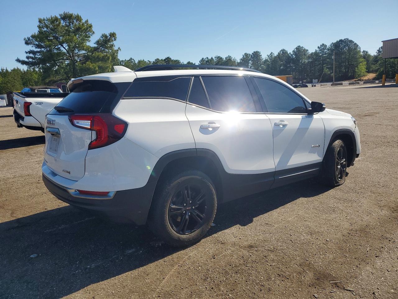 2022 GMC Terrain At4 - Image 3