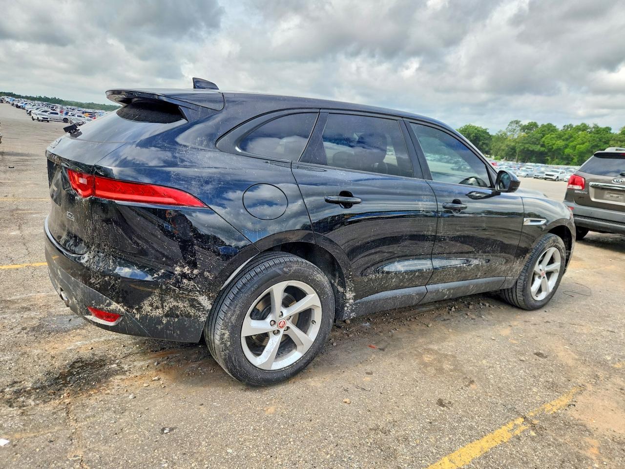 2018 Jaguar F-Pace Premium - Image 3