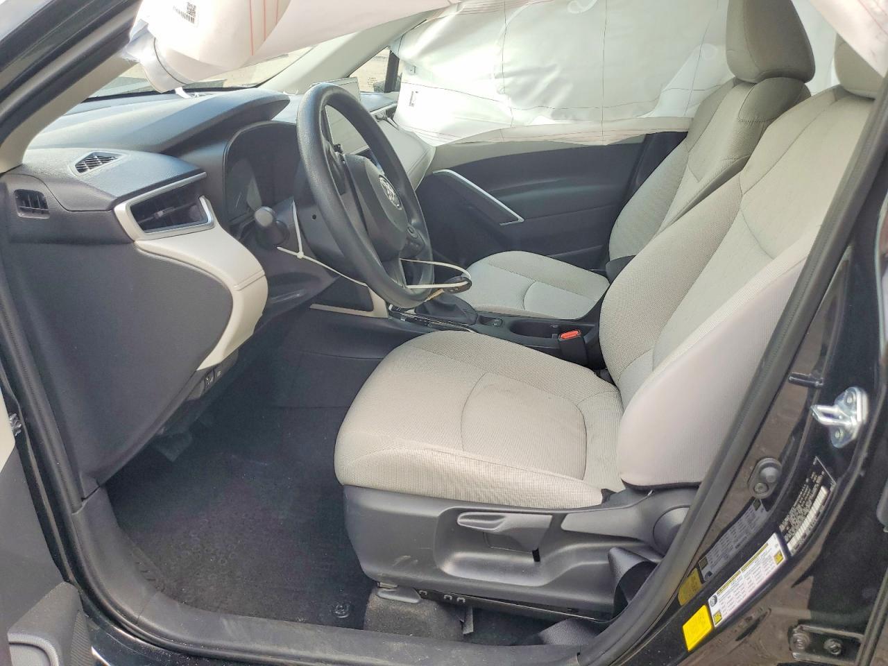 2025 Toyota Corolla Cross L - Image 7