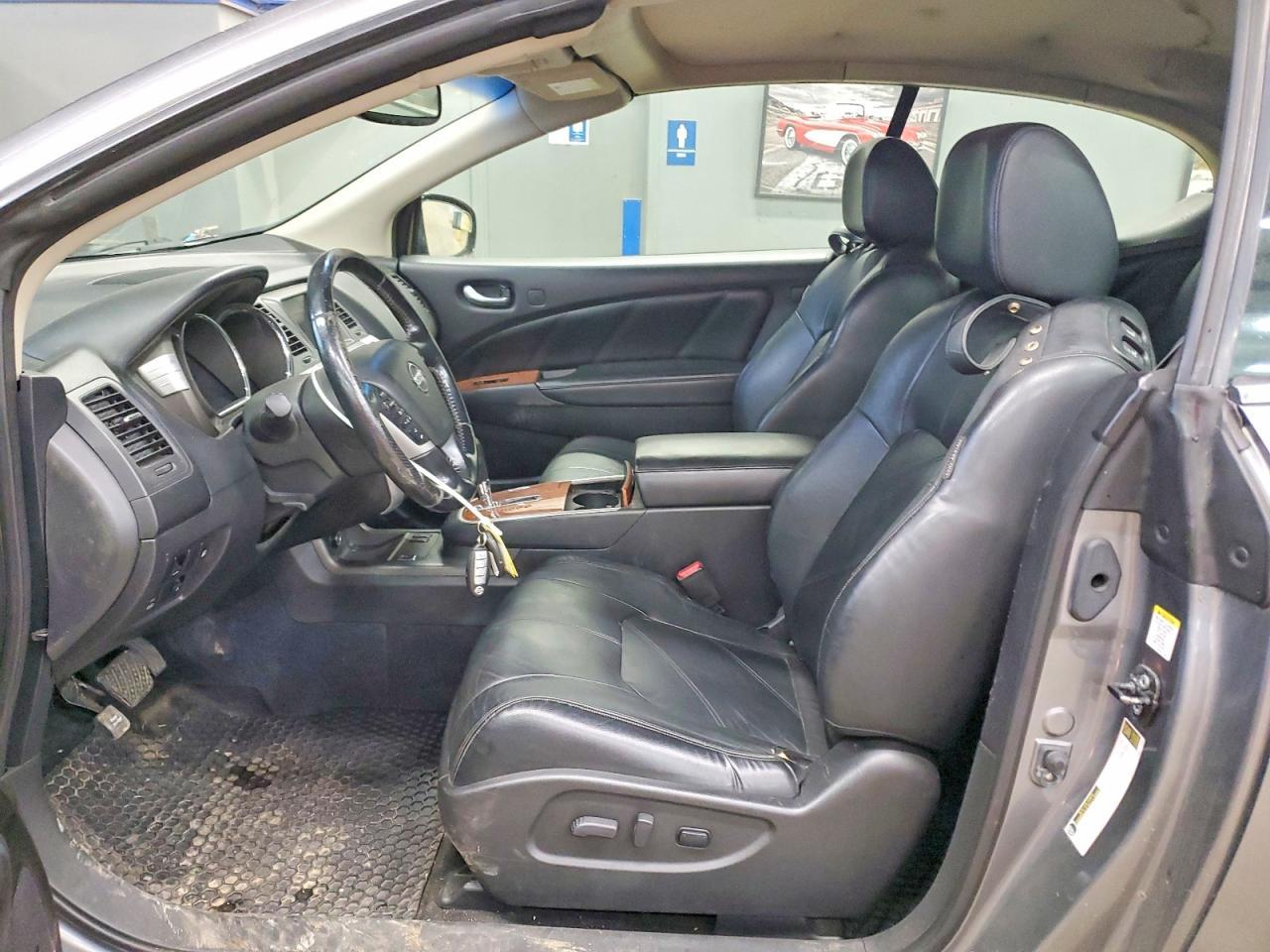 2014 Niss Murano Crosscabriolet - Image 7