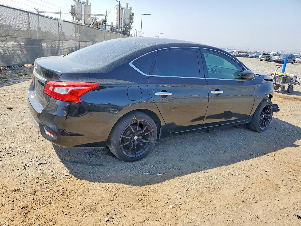 2016 Nissan Sentra S - Фото 3