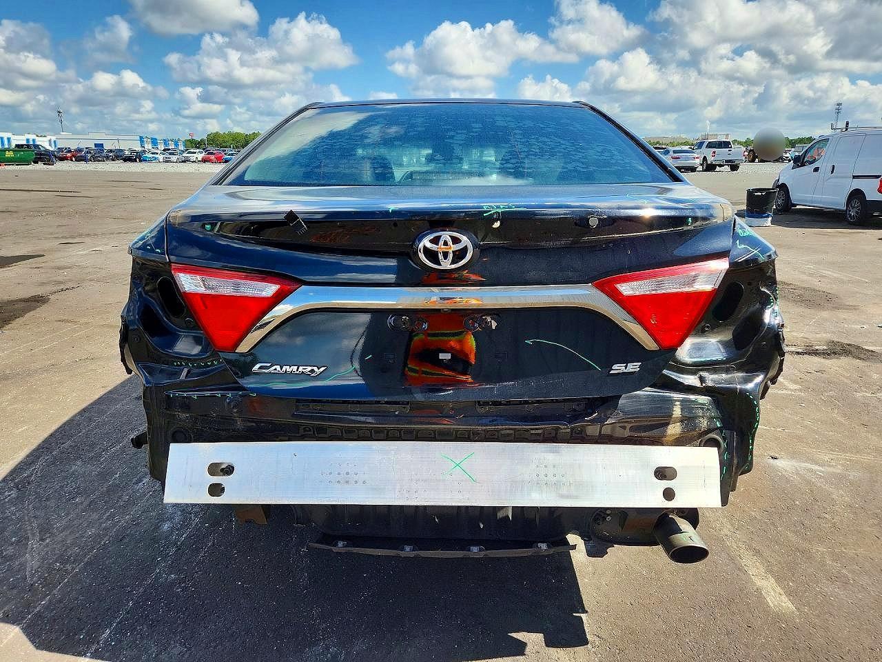 2015 Toyota Camry Se - Фото 6