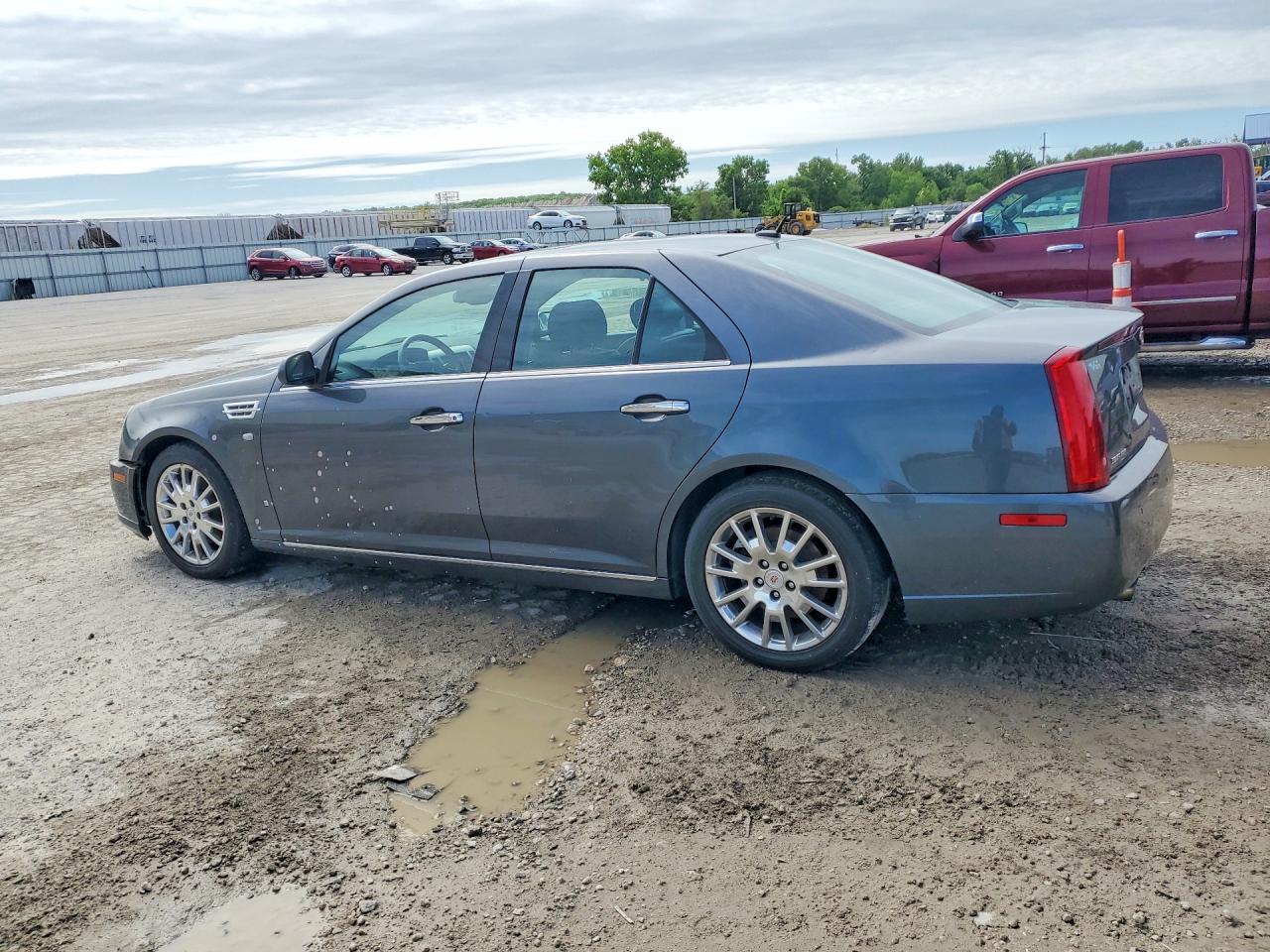 2008 Cadillac Sts - Фото 2