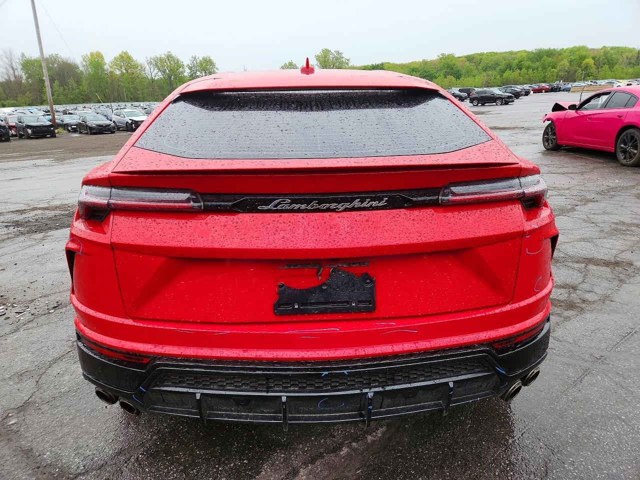 2022 Lamborghini Urus - Image 6
