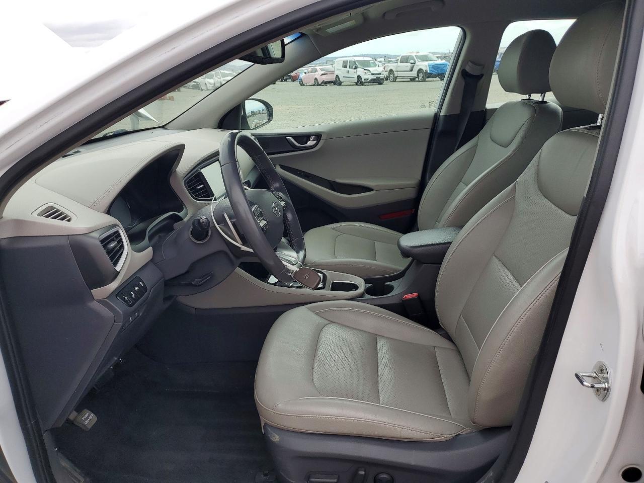 2019 Hyundai Ioniq Limited - Image 7
