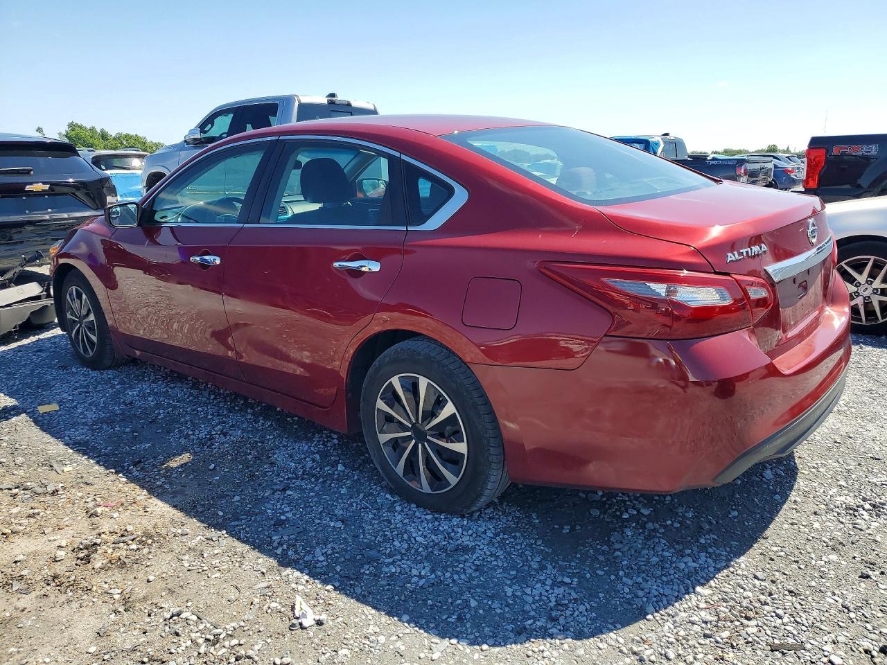 2018 Nissan Altima 2.5 S - Фото 2